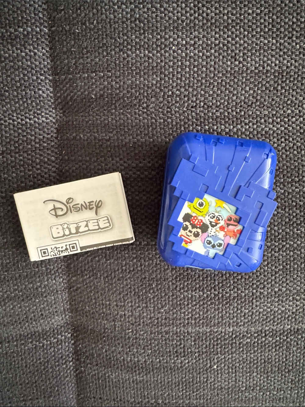 Disney Bitzee, pixel toy